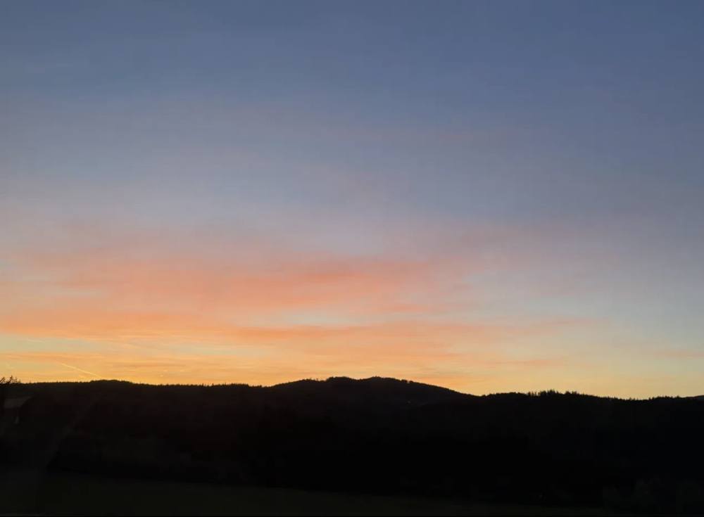 Abendrot überm Wald